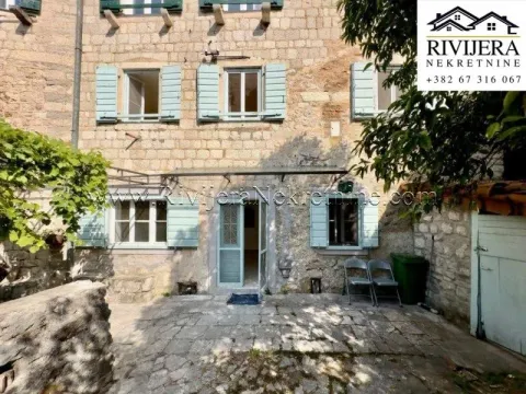 Sale, three bedroom apartment, 82m², Centar, Kotor - image 11