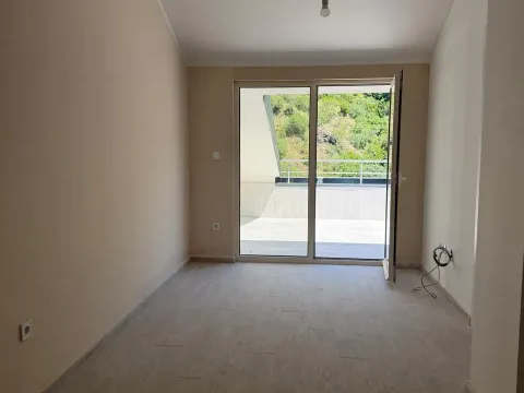 Sale, one bedroom apartment, 47m², Bečići, Budva - image 2