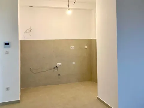 Prodaja, jednosoban stan, 42m², Bečići, Budva - image 2