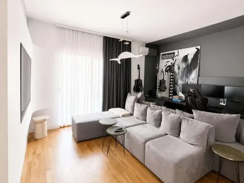 Izdavanje, jednosoban stan, 50m², City Kvart, Podgorica - image 1