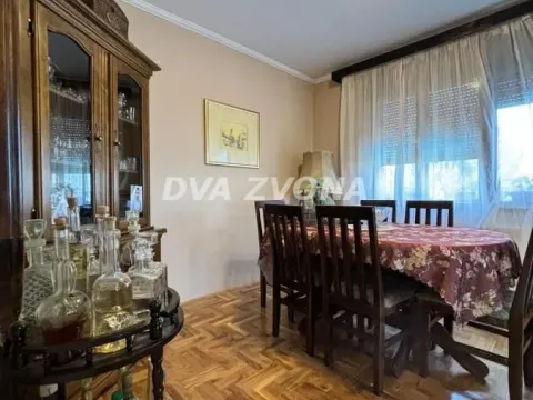 Prodaja, kuća, 239m², Sremska Kamenica, Petrovaradin - image 9