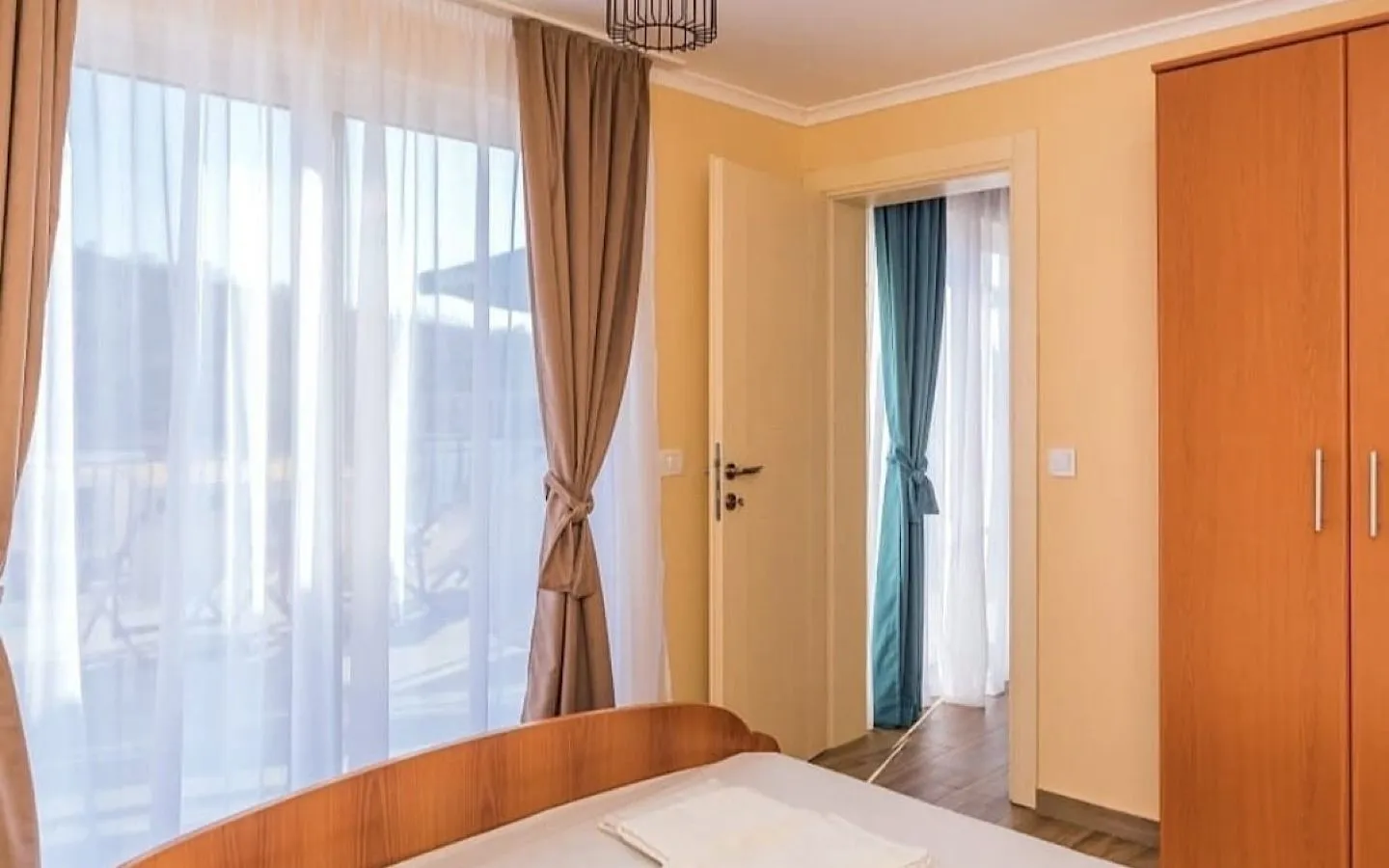 Rent, two bedroom apartment, 65m², Sutomore, Bar