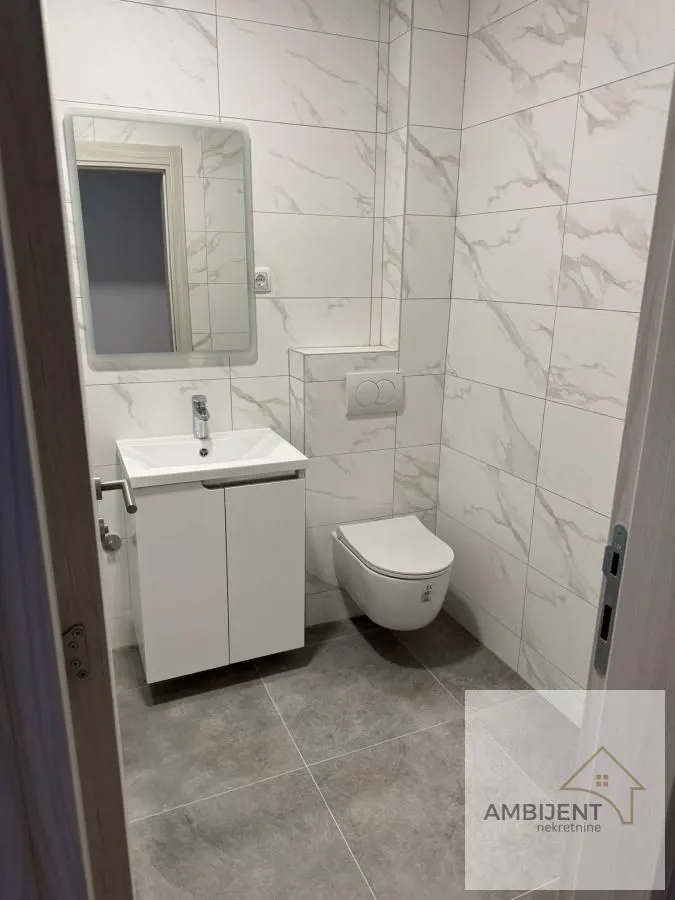 Prodaja, trosoban stan, 67m², Centar, Stara Pazova