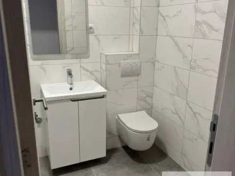 Prodaja, trosoban stan, 67m², Centar, Stara Pazova - image 13