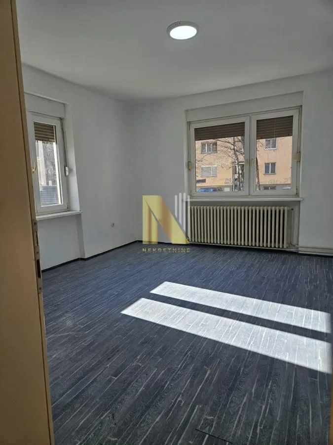 Rent, office space, 100m², Rotkvarija, Novi Sad Sve Podlokacije