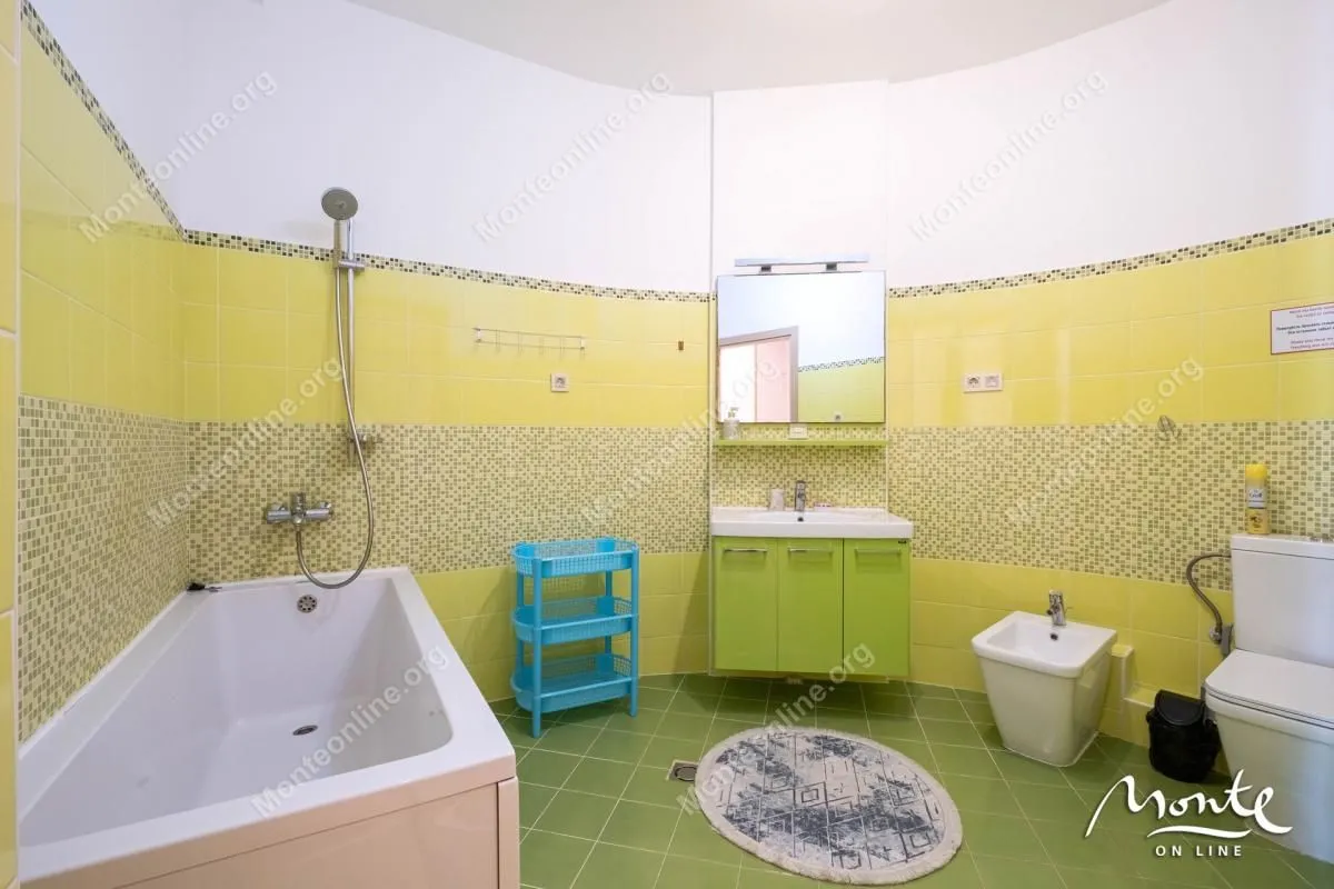 Prodaja, dvosoban stan, 79m², Orahovac, Kotor