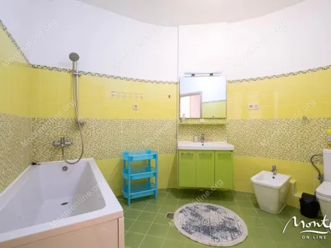 Sale, two bedroom apartment, 79m², Orahovac, Kotor - image 13