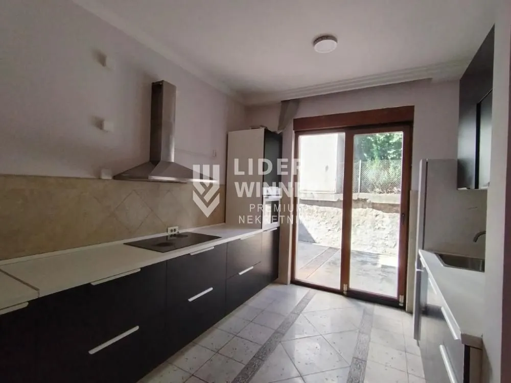 Izdavanje, kuća, 500m², Lekino Brdo, Voždovac Sve Podlokacije