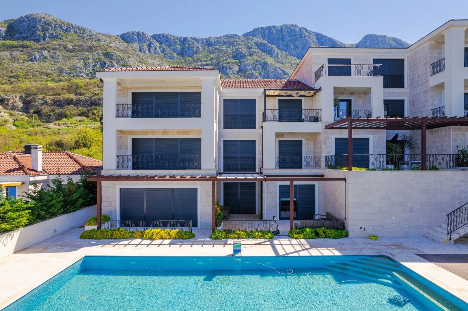 Prodaja, trosoban stan, 89m², Blizikuće, Budva
