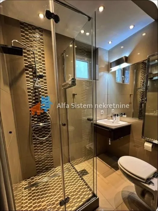 Izdavanje, jednosoban stan, 50m², Stari Grad, Beograd