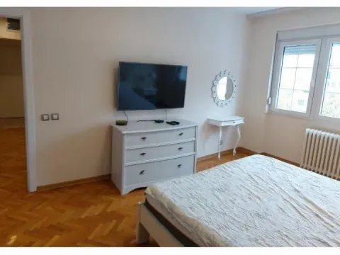 Izdavanje, četvorosoban stan, 60m², Stari Grad, Beograd - image 16