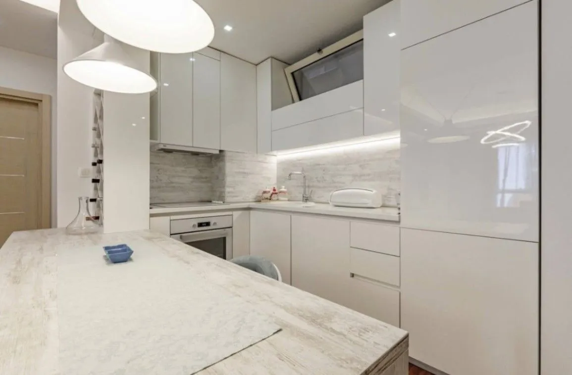 Prodaja, dvosoban stan, 90m², Rozino, Budva