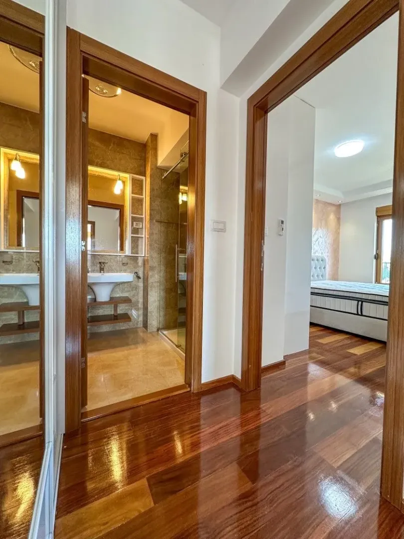Rent, four bedroom apartment, 140m², Centar, Podgorica