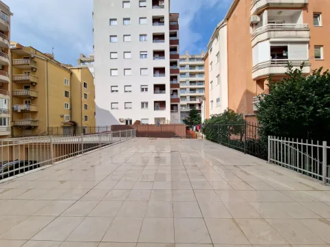 Prodaja, dvosoban stan, 76m², Budva, Crna Gora - image 9