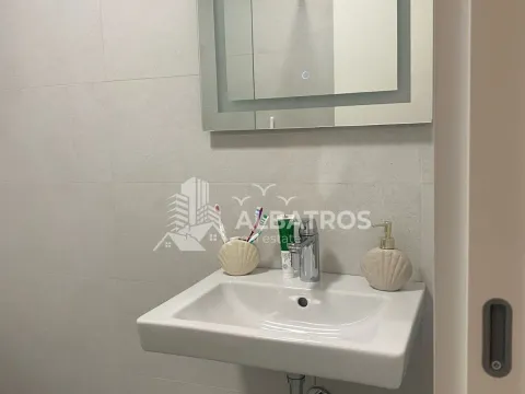 Izdavanje, dvosoban stan, 80m², Centar, Bar - image 11