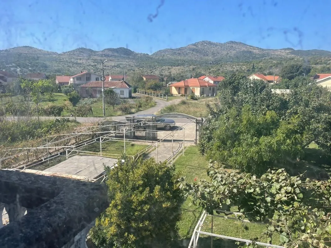 Prodaja, kuća, 280m², Farmaci, Podgorica