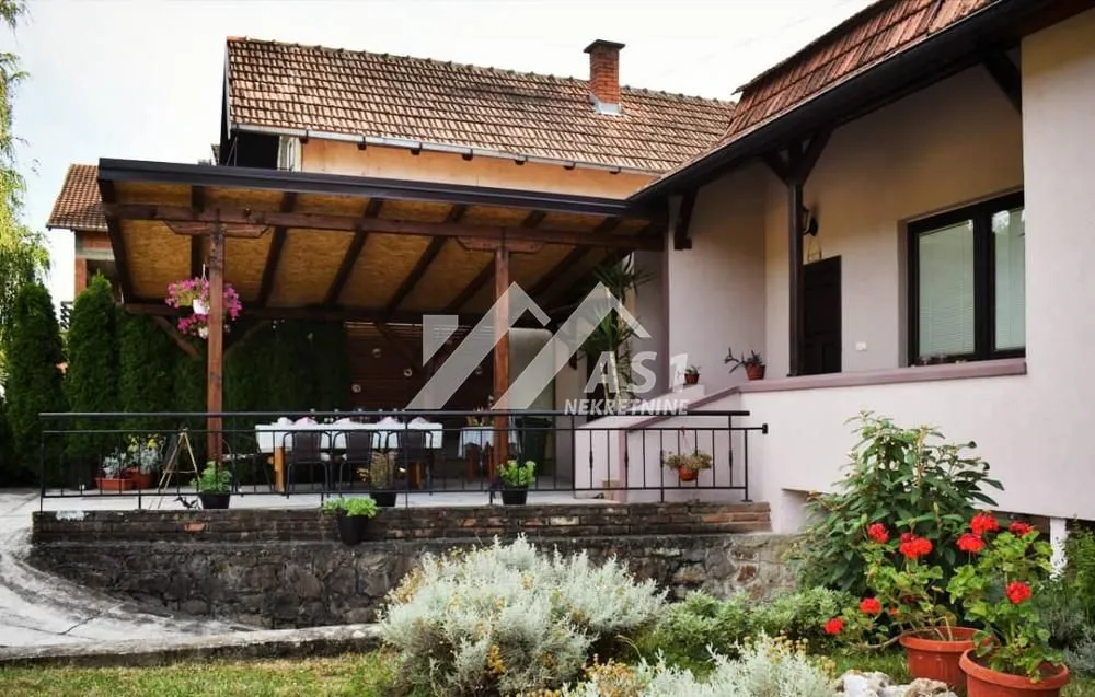 Rent, house, 212m², Paragovo, Petrovaradin