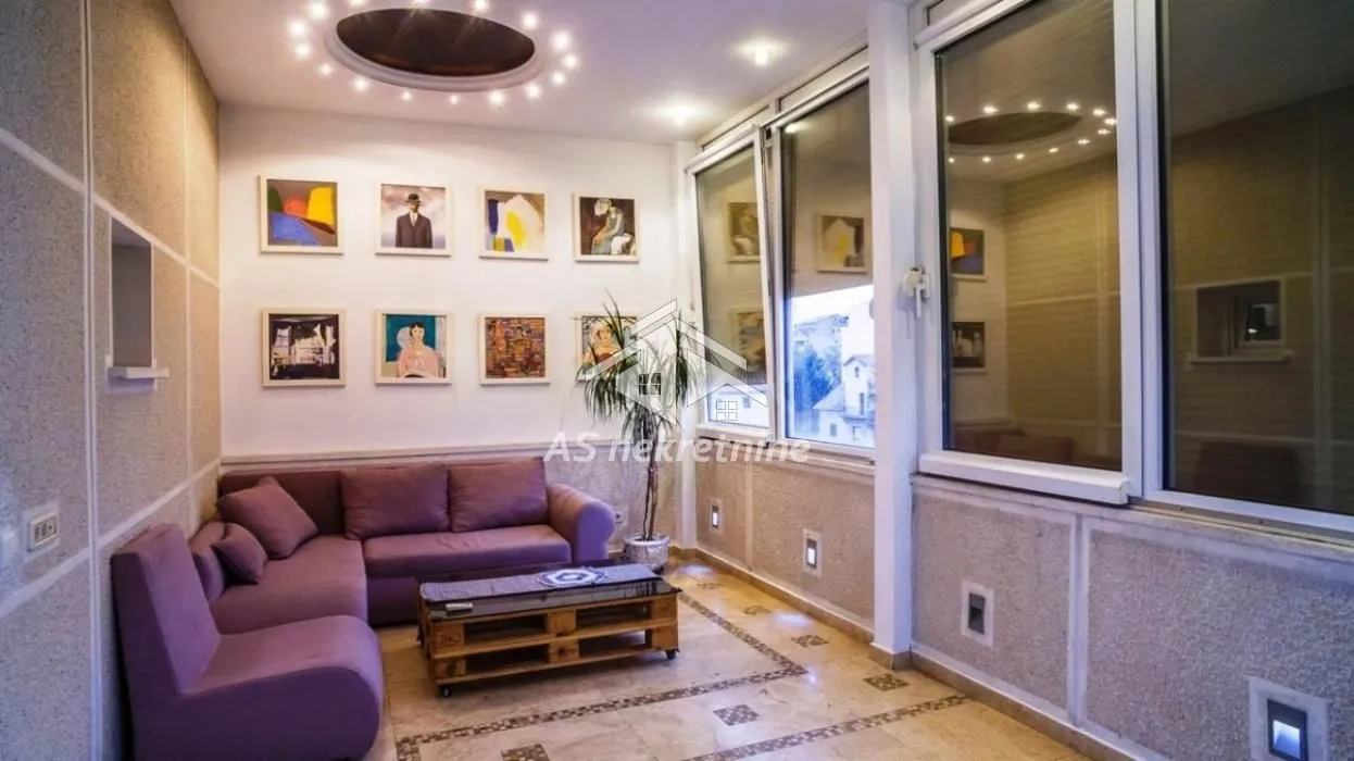 Rent, four bedroom apartment, 140m², Đeram Pijaca, Beograd