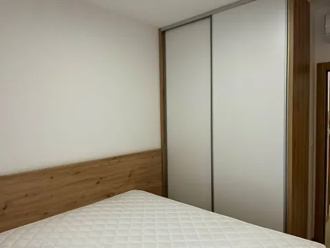 Izdavanje, jednosoban stan, 48m², New City, Podgorica - image 5