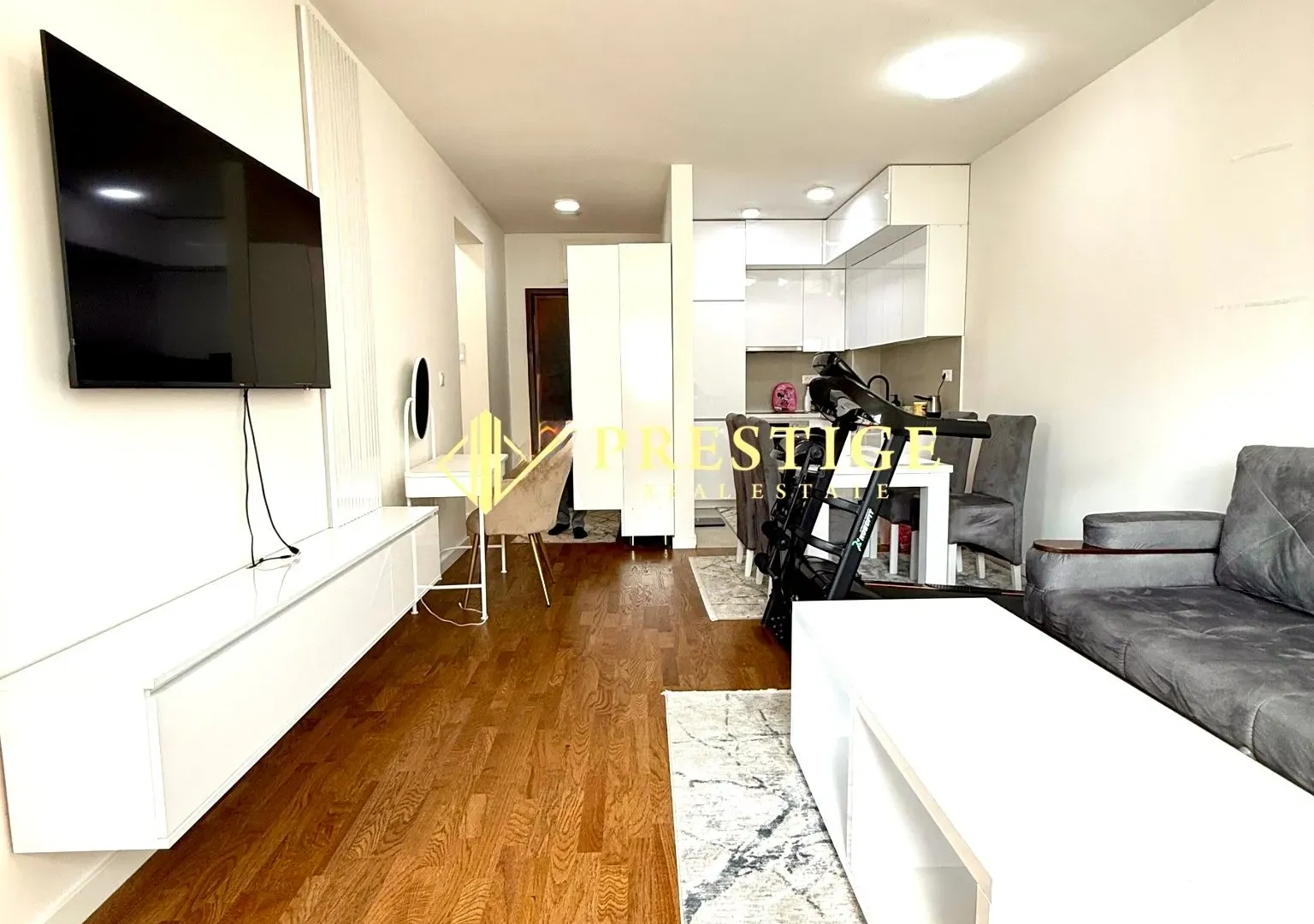 Izdavanje, jednosoban stan, 47m², Stari Aerodrom, Podgorica