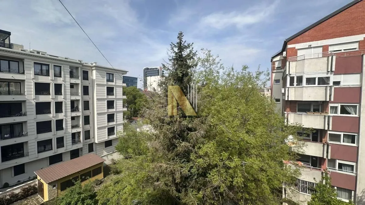 Izdavanje, dvosoban stan, 64m², Centar, Novi Sad
