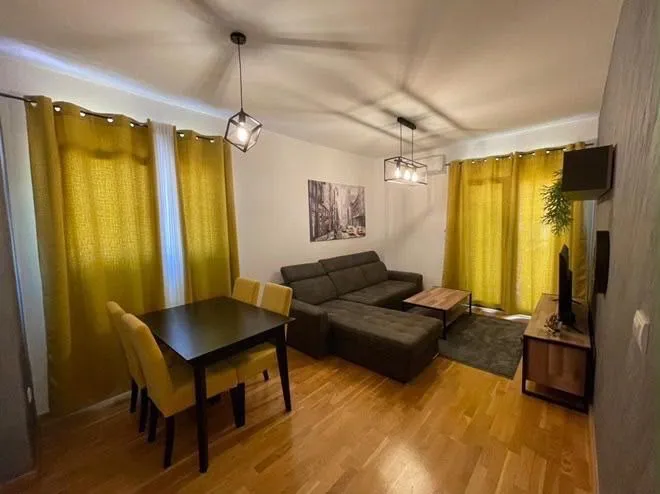 Rent, one bedroom apartment, 45m², Centar, Budva