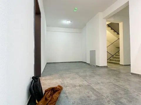 Rent, two bedroom apartment, 89m², Stari Aerodrom, Podgorica - image 4