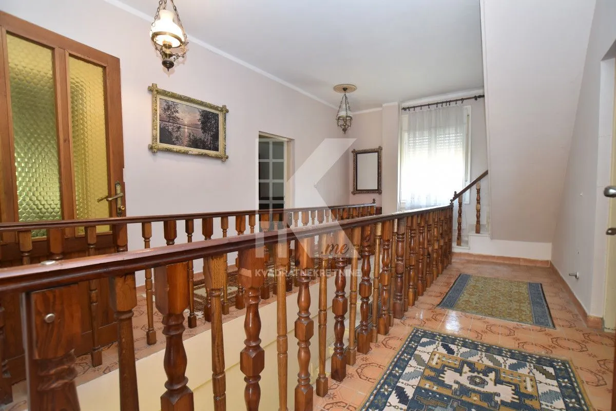 Sale, house, 240m², Dahna, Podgorica