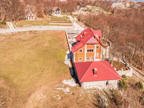 Prodaja, kuća, 285m², Cetinje, Crna Gora - image 5