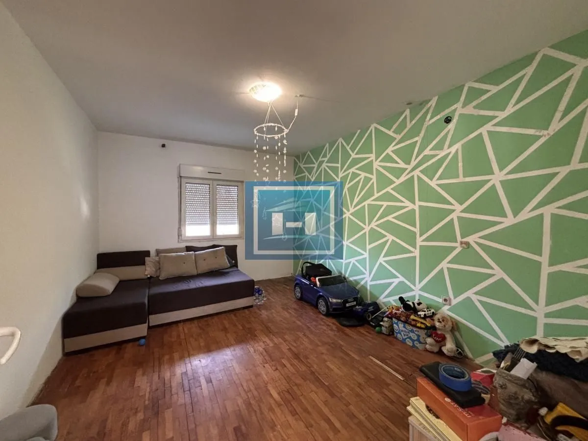 Prodaja, kuća, 360m², Šantarovac, Jagodina