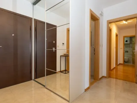 Rent, one bedroom apartment, 101m², Preko Morače, Podgorica - image 7