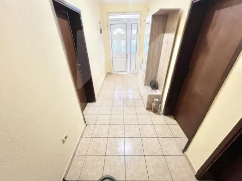 Izdavanje, dvosoban stan, 80m², Donja Gorica, Podgorica - image 11