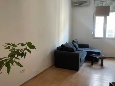 Izdavanje, jednosoban stan, 47m², Stari Grad, Beograd