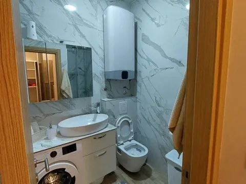 Izdavanje, jednosoban stan, 50m², Tuški Put, Podgorica - image 3