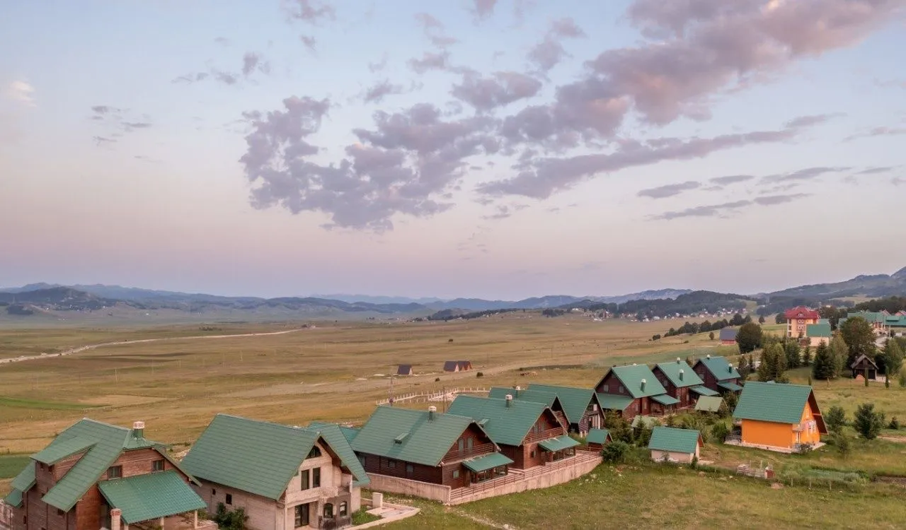 Prodaja, kuća, 300m², Motički gaj, Žabljak