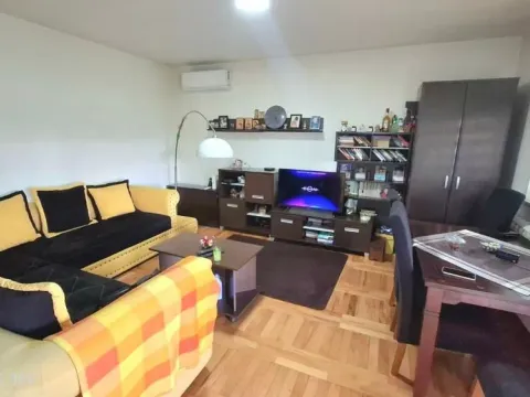 Prodaja, kuća, 180m², Zemun Sve Podlokacije, Beograd - image 2