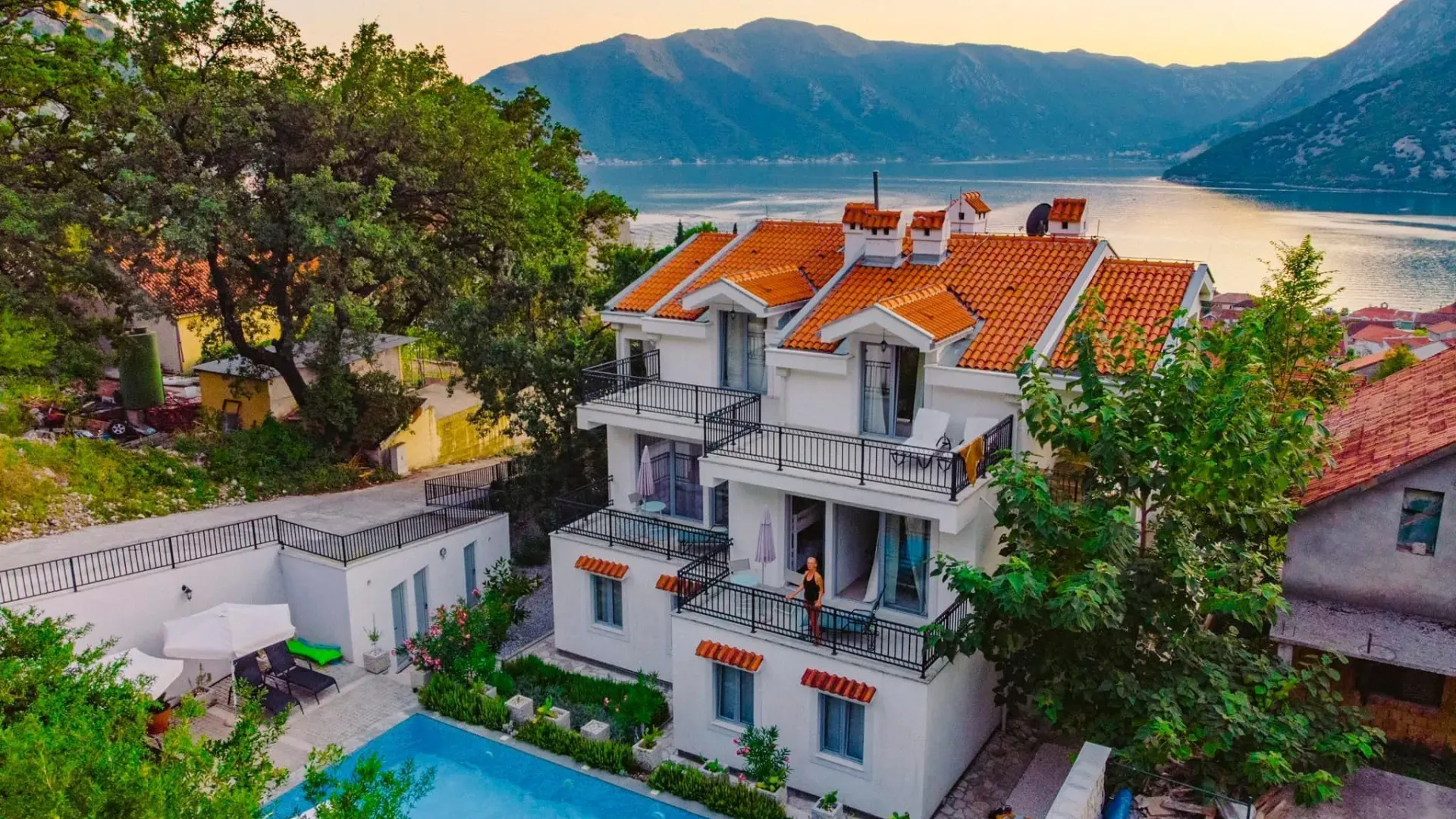 Sale, two bedroom apartment, 82m², Risan, Kotor