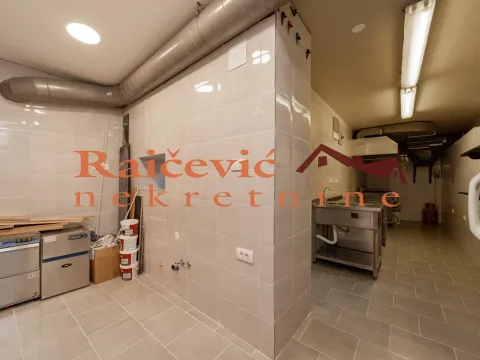 Prodaja, poslovni prostor, 210m², Stari Grad, Beograd - image 18