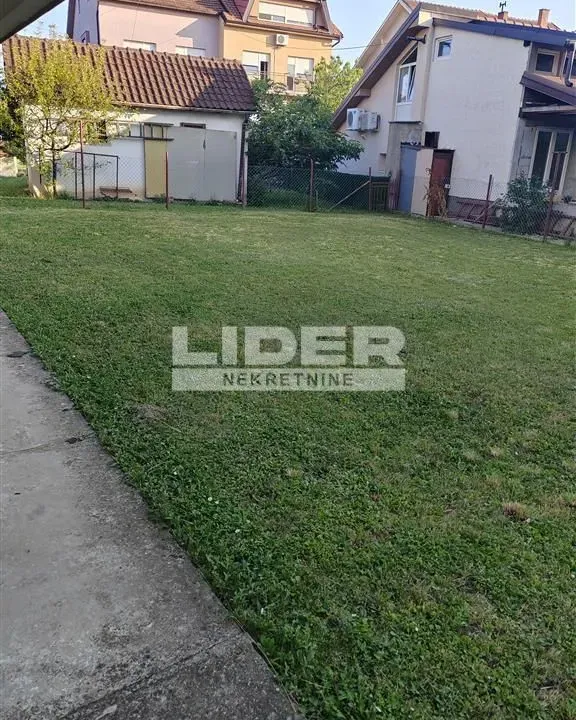 Sale, house, 240m², Čukarica, Beograd