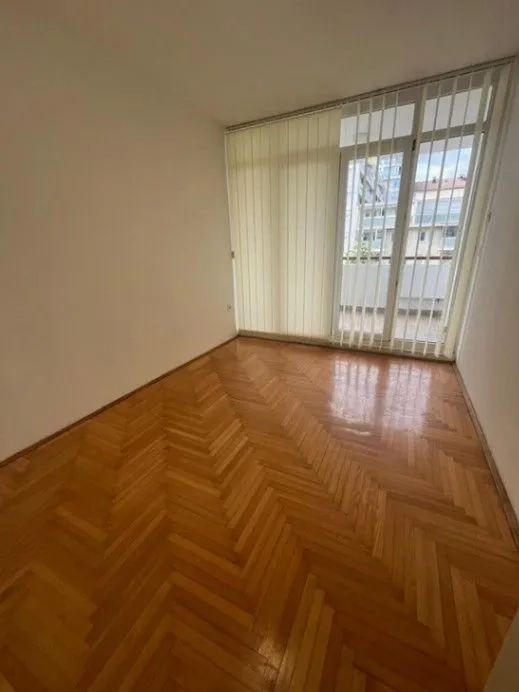 Izdavanje, dvosoban stan, 60m², Preko Morače, Podgorica