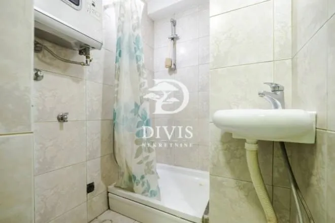 Prodaja, trosoban stan, 60m², Savski Trg, Beograd