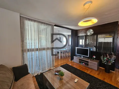 Izdavanje, stan, 80m², Blok 5, Podgorica - image 3