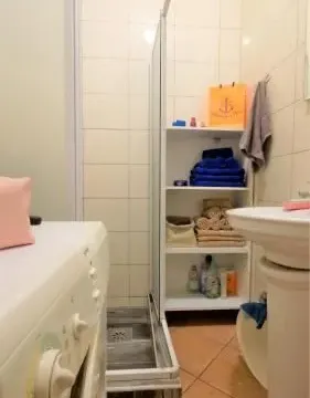 Rent, studio apartment, 33m², Bečići, Budva - image 2