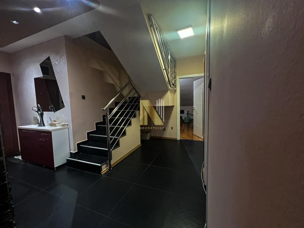Prodaja, stan, 139m², Bulevar patrijarha Pavla, Novi Sad Sve Podlokacije