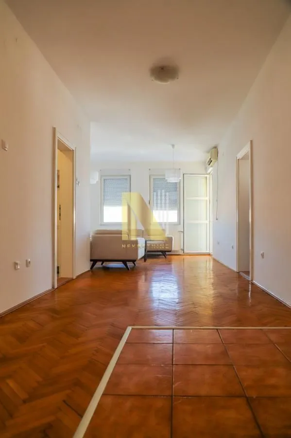 Prodaja, dvosoban stan, 61m², Centar, Novi Sad