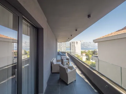 Rent, two bedroom apartment, 80m², Gospoština, Budva - image 7