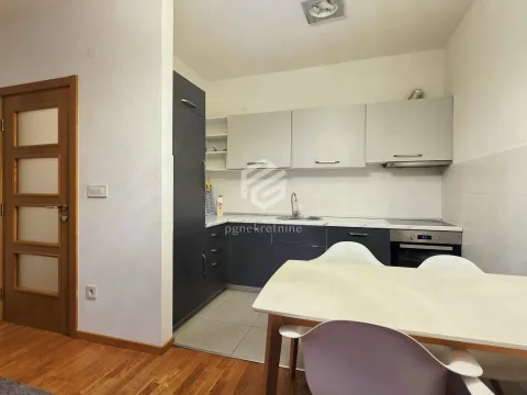 Prodaja, dvosoban stan, 70m², Stari Aerodrom, Podgorica - image 4