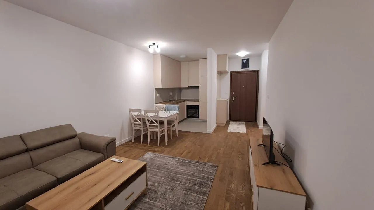 Izdavanje, jednosoban stan, 45m², Stari Aerodrom, Podgorica