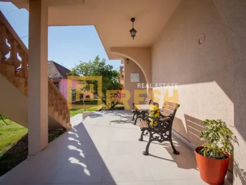 Sale, house, 350m², Tološi, Podgorica - image 5