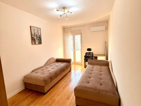 Rent, two bedroom apartment, 72m², Central Point, Podgorica - image 9